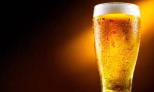 Read more about the article The Rise of Light Beer: A Brief History and Evolution