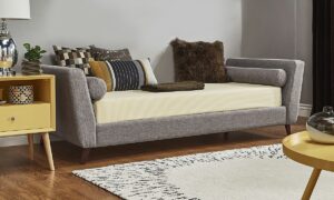 Read more about the article Versatile Comfort: The Allure of Daybed Sofas in Modern Living