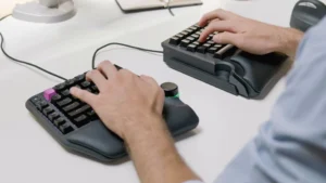 Read more about the article Unlocking Efficiency: The Evolution of Wireless Office Keyboards