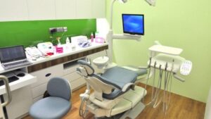 Read more about the article How Do Dental Implants In Singapore And Braces Benefit Your Oral Health?