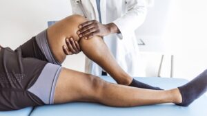 Read more about the article Benefits Of Consulting Knee Pain Treatment Specialists In Manhattan