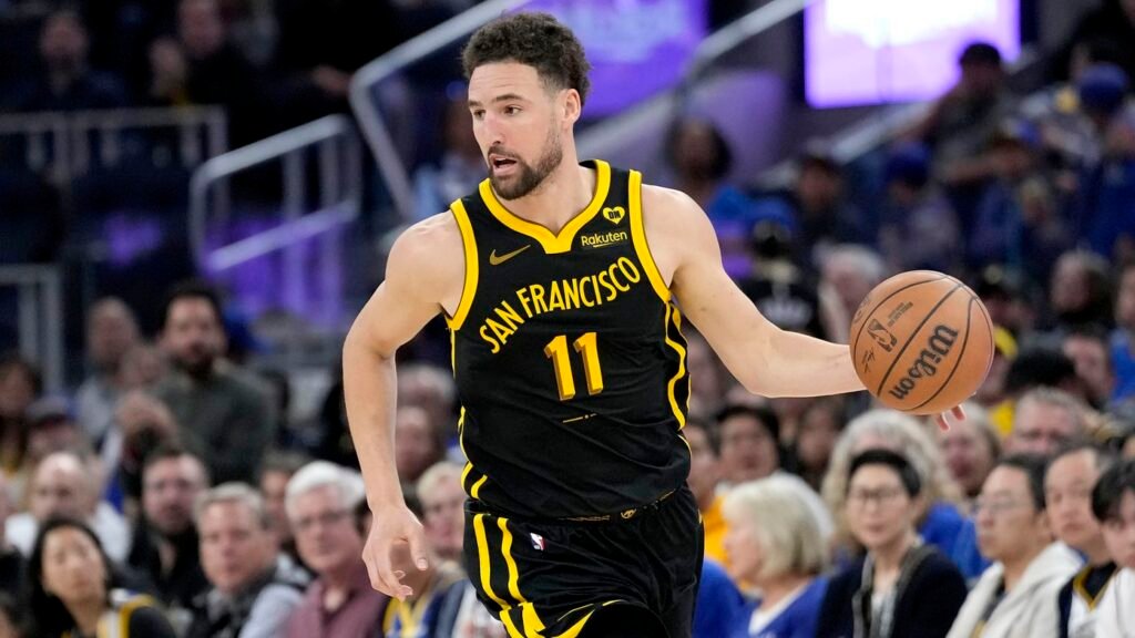 Klay Thompson Signs with Mavericks